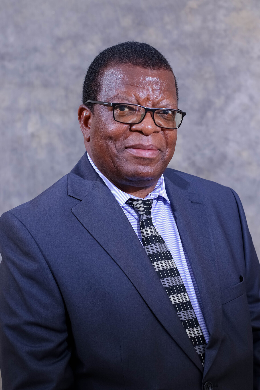 Dr. Silvanos Gwarinda